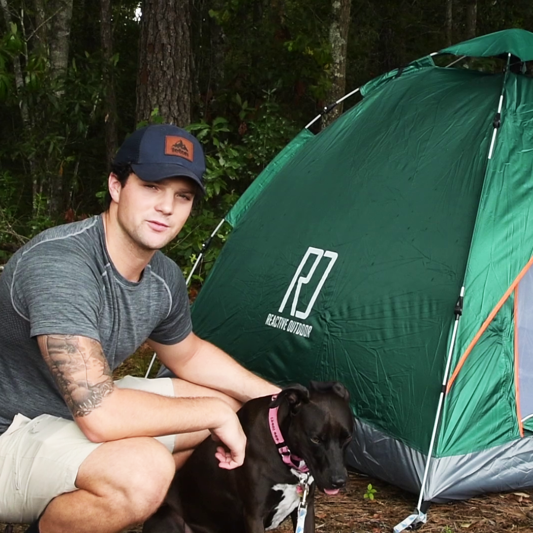 Large-Sized 3 Secs Tent. (Comfortable for 3 Adults)